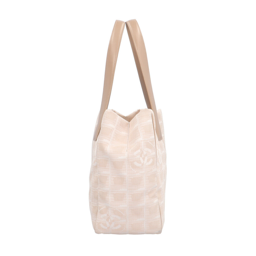 CHANEL Cream Tote Bag - Picture 4 of 8